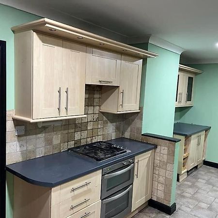 Cheerful 3 Bed House With Free Parking. Villa Nottingham Exterior photo