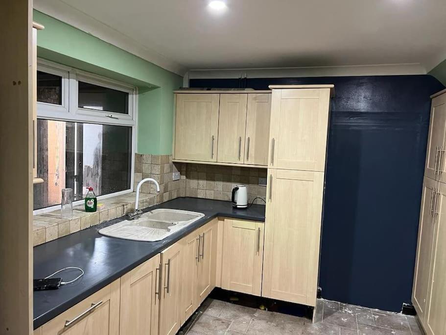 Cheerful 3 Bed House With Free Parking. Villa Nottingham Exterior photo