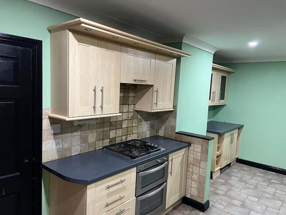 Cheerful 3 Bed House With Free Parking. Villa Nottingham Exterior photo