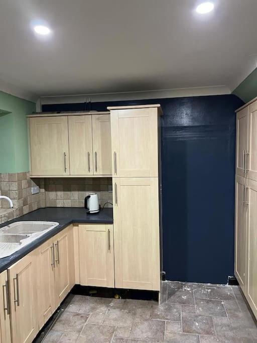 Cheerful 3 Bed House With Free Parking. Villa Nottingham Exterior photo